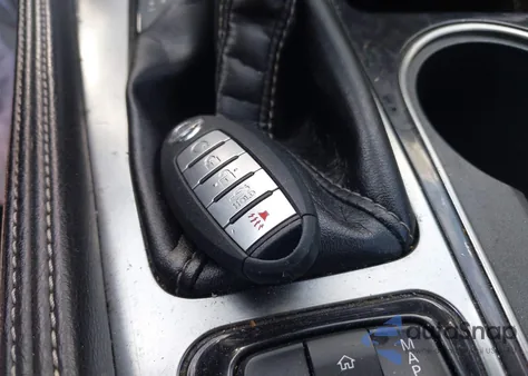 2021 Nissan Maxima Sv Xtronic Cvt z USA, uszkodzony, nr VIN 1N4AA6CVXMC507543